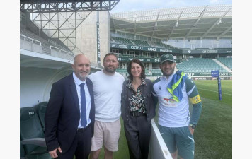 Des Elus en supporters